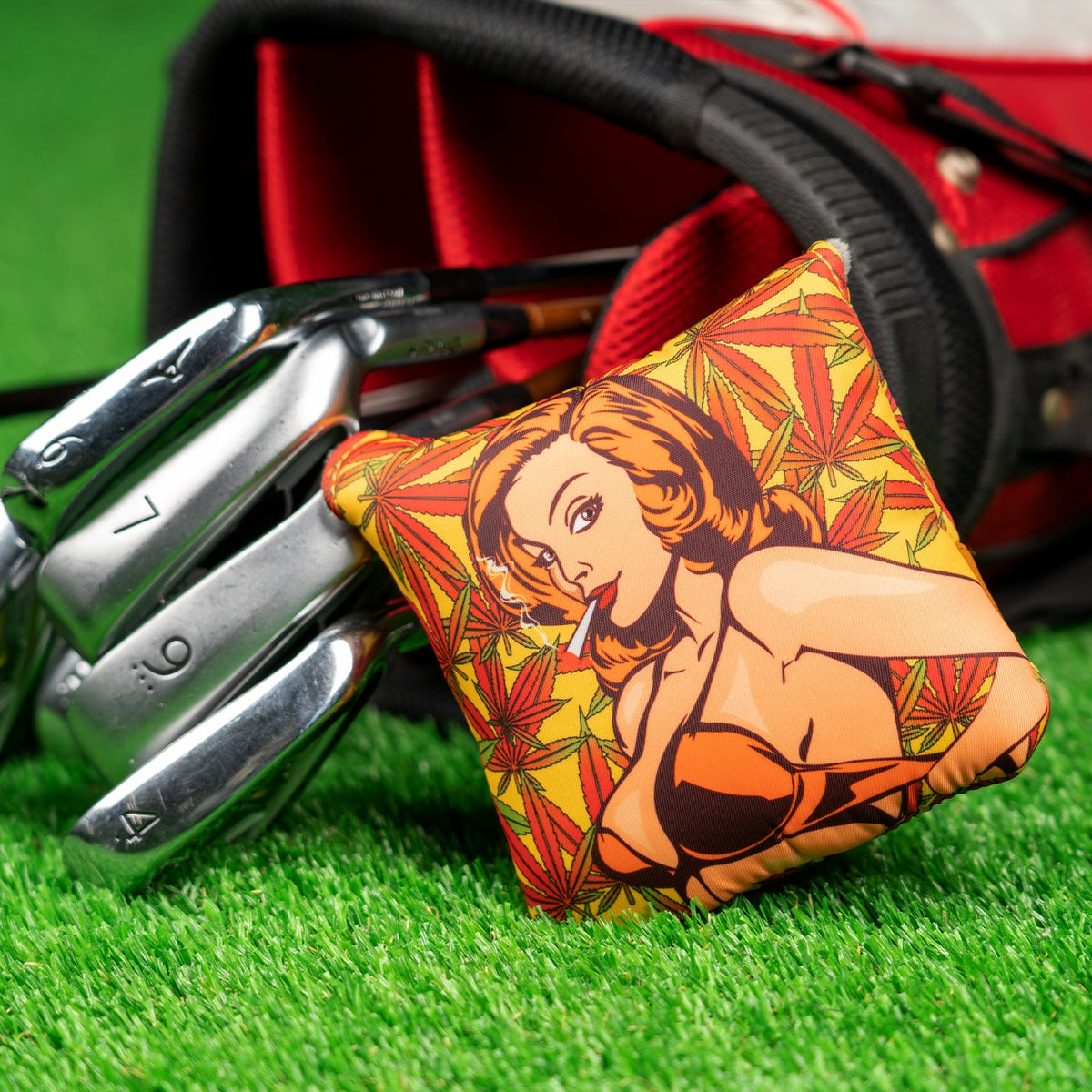 Smoking Girl Large Mallet Heel shafted Brown Printing Head Cover